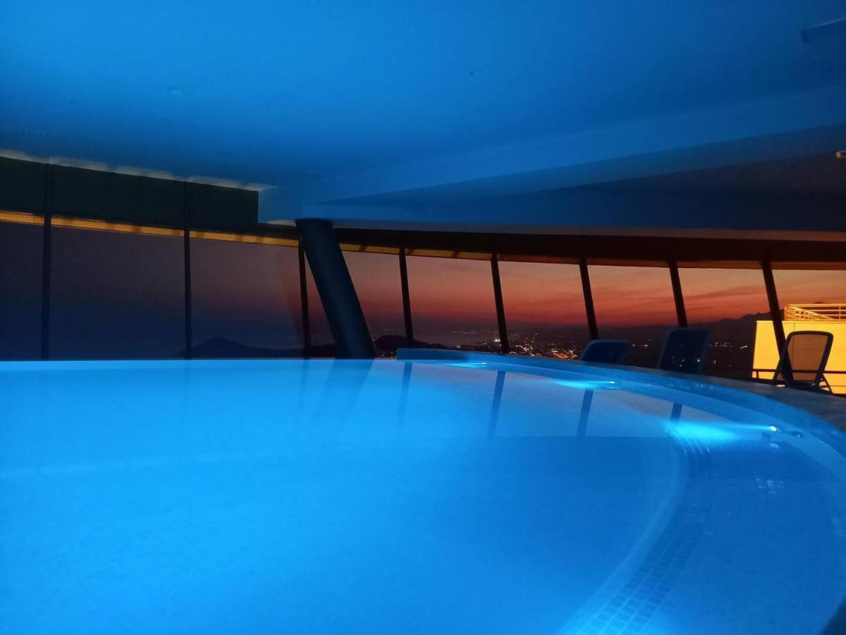 Intempo Luxury Sky View & Spa Resort Benidorm Exterior photo