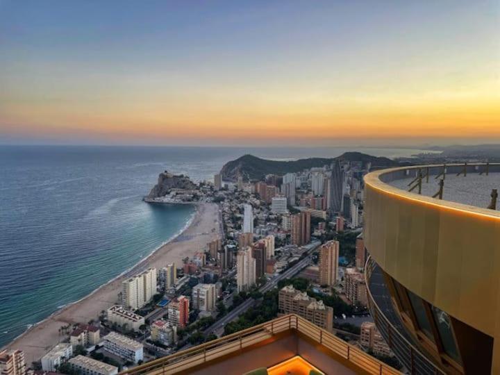 Intempo Luxury Sky View & Spa Resort Benidorm Exterior photo